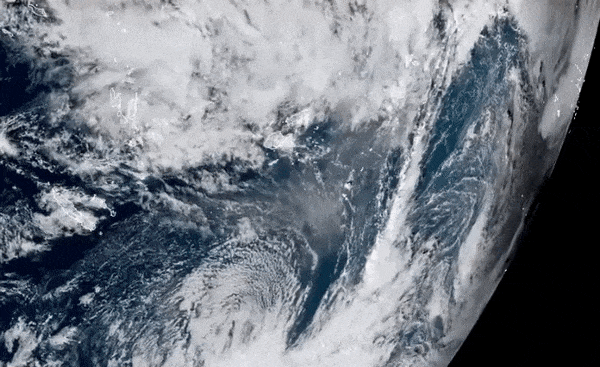 Toàn cảnh núi lửa Hunga-Tonga phun trào được chụp bởi vệ tinh Himawari 8 của Nhật Bản vegageospatial